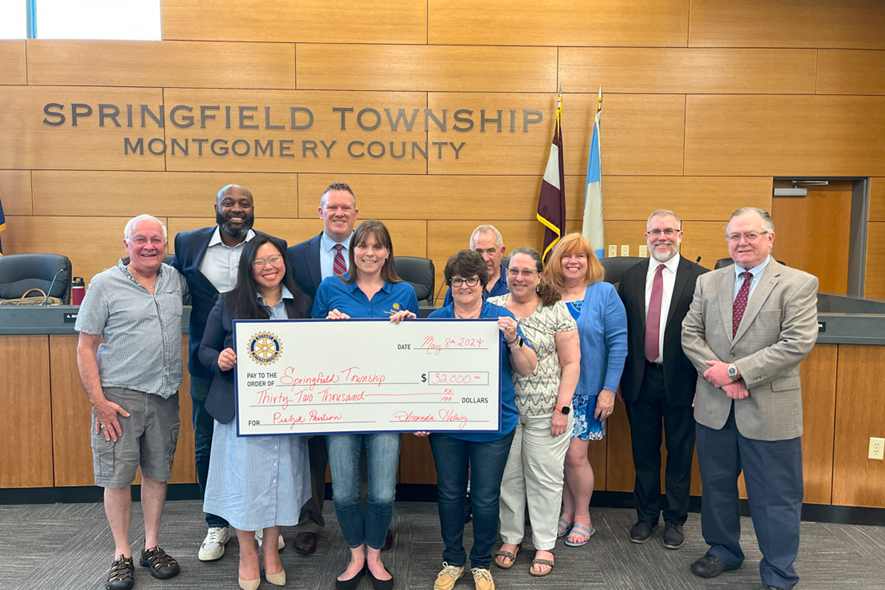 Springfield Rotary Presents Donation for Park Pavilion